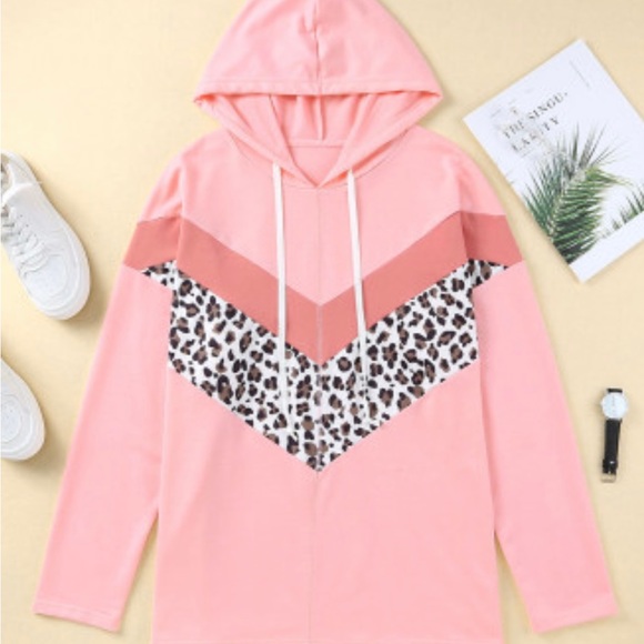 Sold! Pink Chevron Hooded Top 🌸‼️ - Picture 12 of 13